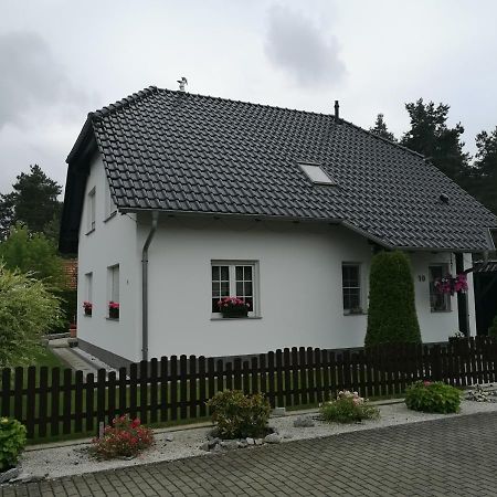 Gaestezimmer Im Bewohnten Efh Mit Pool Und Garten Ziltendorf Exterior photo