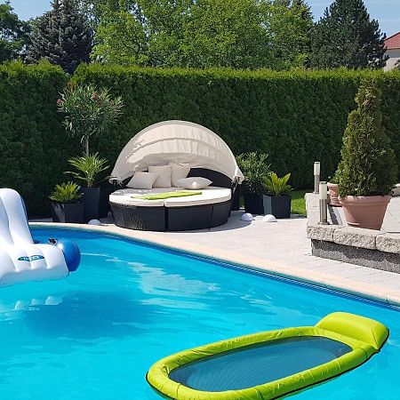 Gaestezimmer Im Bewohnten Efh Mit Pool Und Garten Ziltendorf Exterior photo