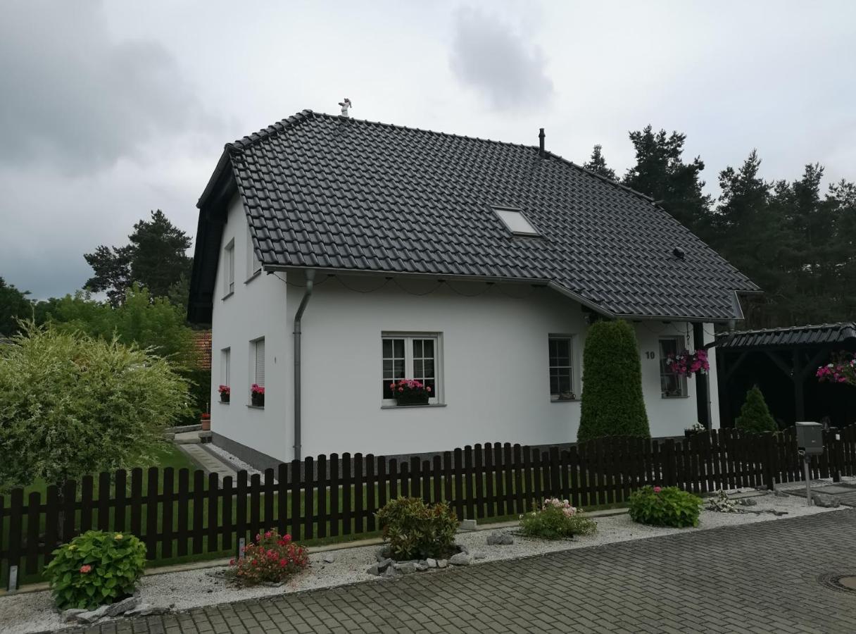 Gaestezimmer Im Bewohnten Efh Mit Pool Und Garten Ziltendorf Exterior photo