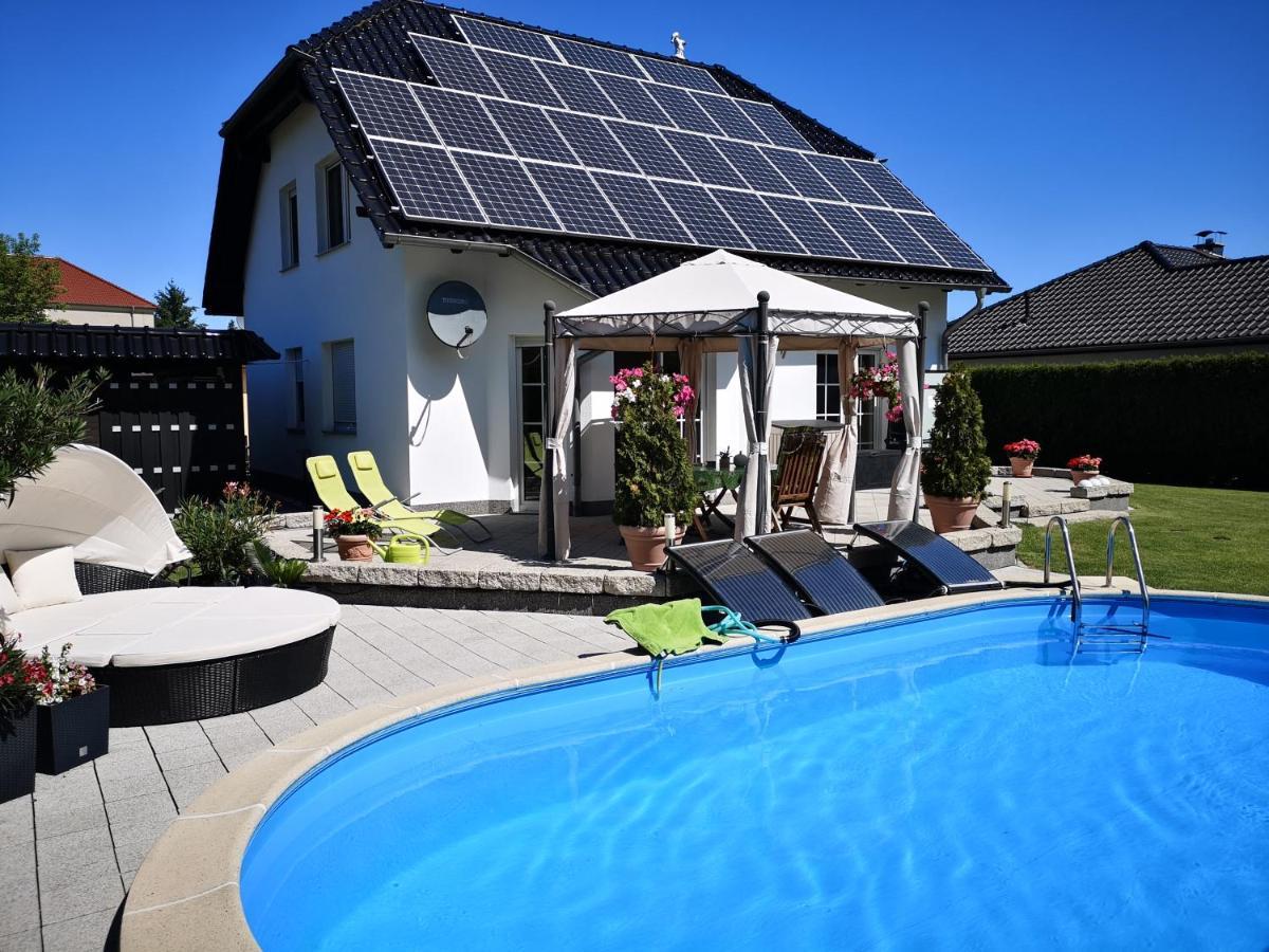 Gaestezimmer Im Bewohnten Efh Mit Pool Und Garten Ziltendorf Exterior photo